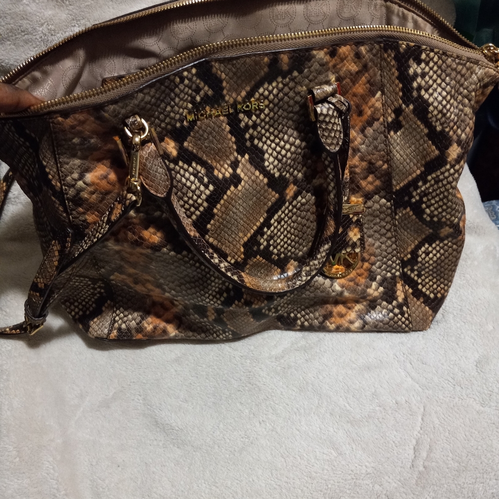MICHAEL Michael Cantaloupe Cross Body lightly used bag..used twice